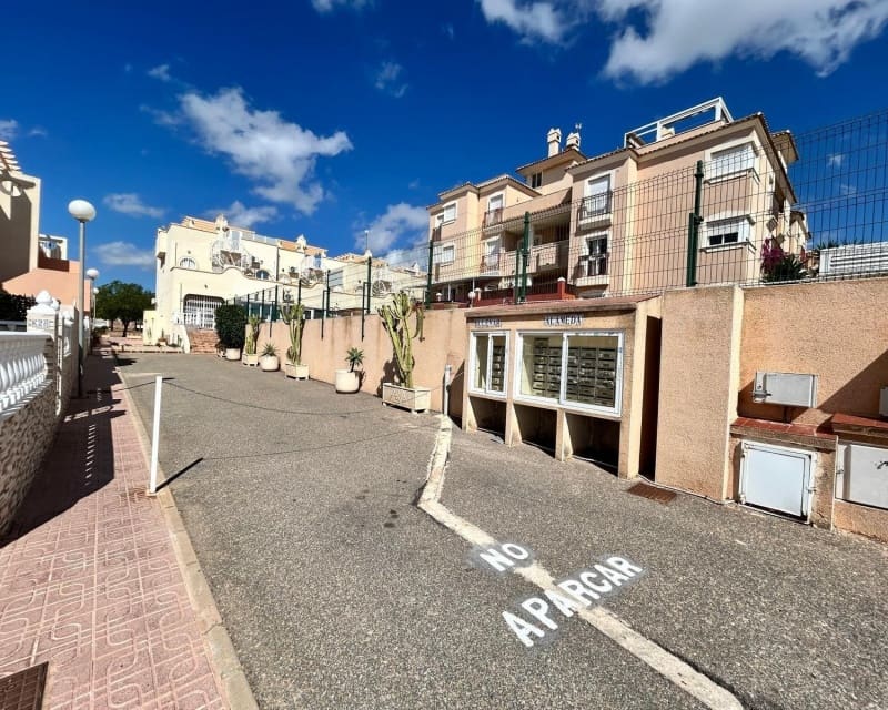 1 soverom Bungalow til salgs i La Florida med svømmebasseng - € 140 000 (Ref: 9926404)