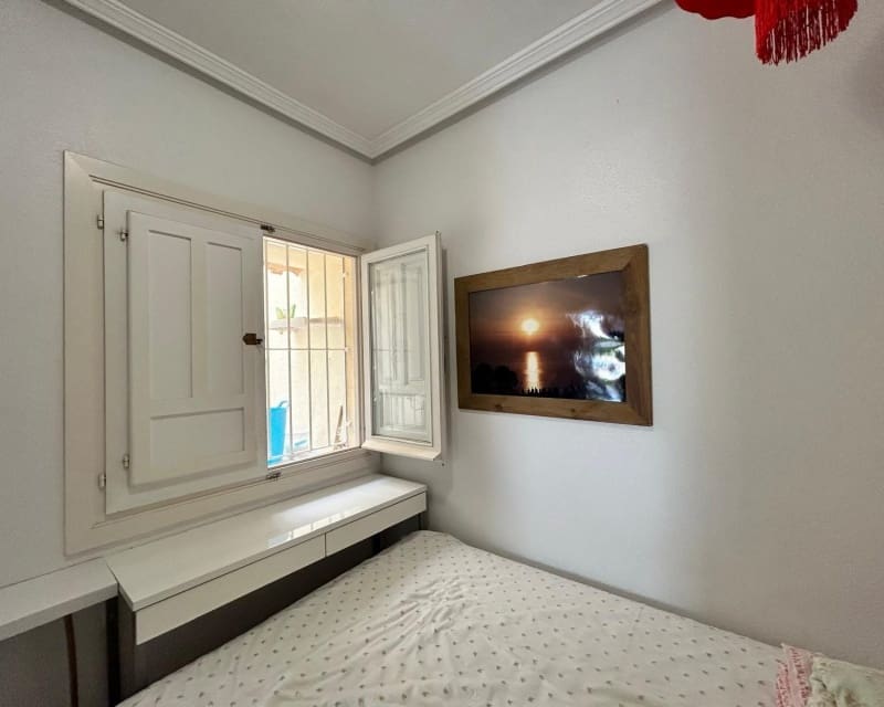 1 soverom Bungalow til salgs i La Florida med svømmebasseng - € 140 000 (Ref: 9926404)