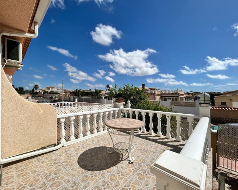 1 soverom Bungalow til salgs i La Florida med svømmebasseng - € 140 000 (Ref: 9926404)