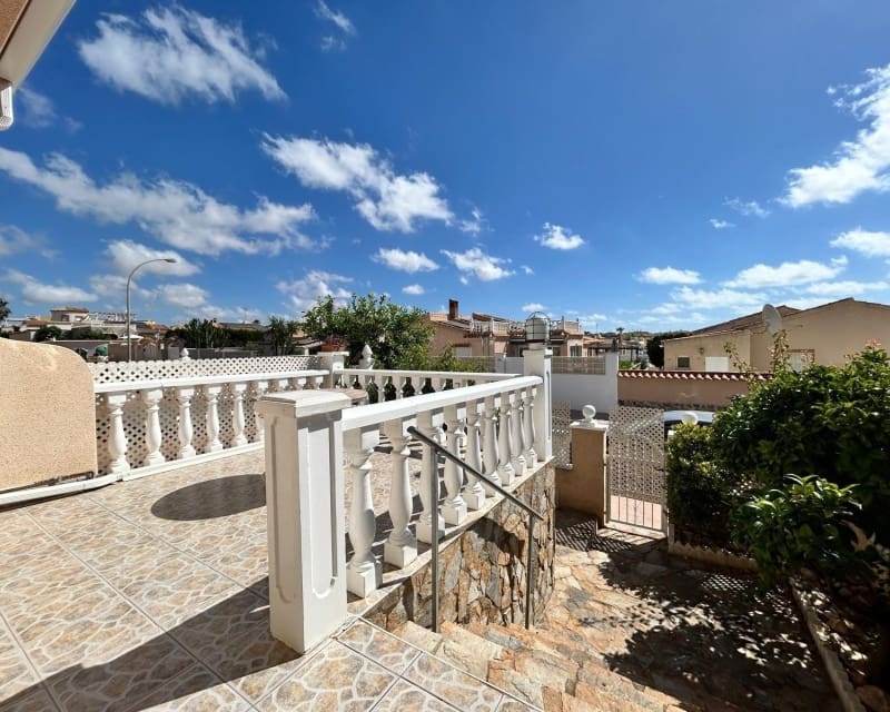 1 soverom Bungalow til salgs i La Florida med svømmebasseng - € 140 000 (Ref: 9926404)