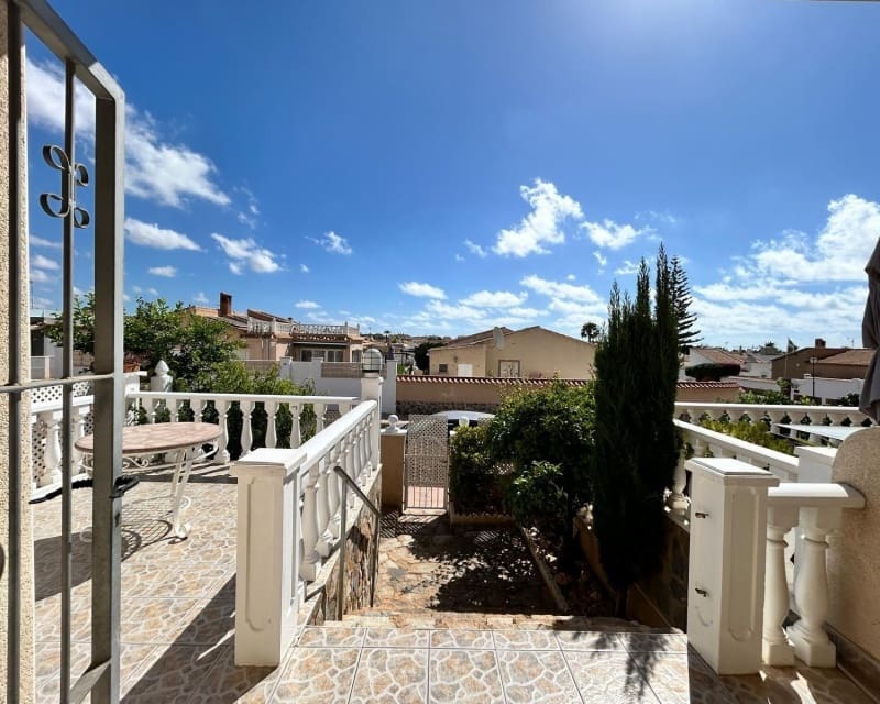 1 soverom Bungalow til salgs i La Florida med svømmebasseng - € 140 000 (Ref: 9926404)