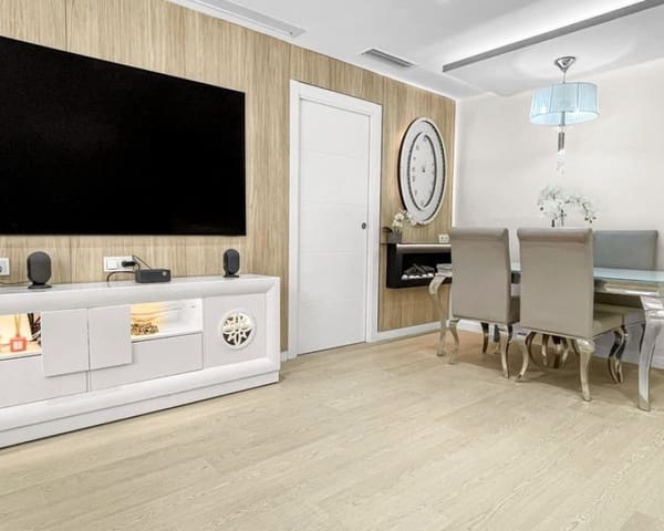 3 soveværelse Lejlighed til salg i Puerto Deportivo, Torrevieja med garage - € 236.000 (Ref: 9926405)