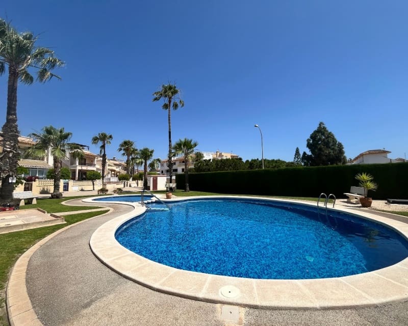 3 soveværelse Villa til salg i Playa Flamenca med swimmingpool garage - € 259.995 (Ref: 9926406)