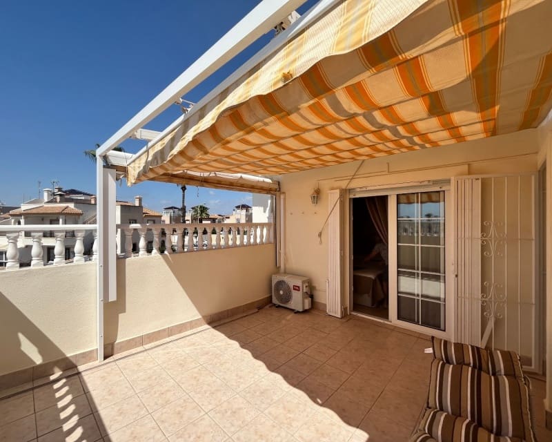 3 soveværelse Villa til salg i Playa Flamenca med swimmingpool garage - € 259.995 (Ref: 9926406)