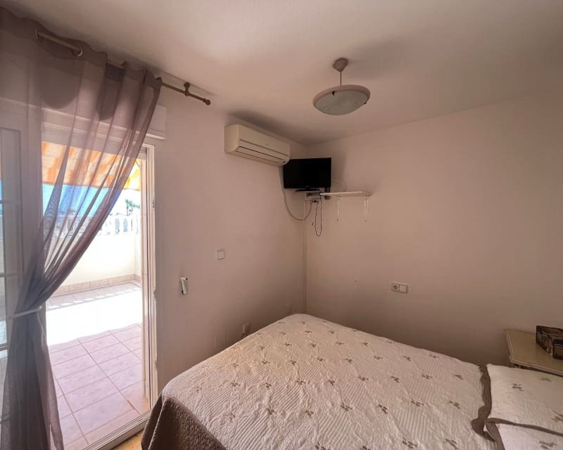 3 soveværelse Villa til salg i Playa Flamenca med swimmingpool garage - € 259.995 (Ref: 9926406)