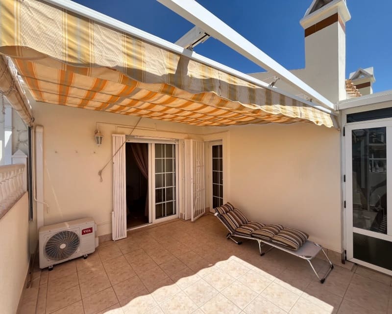 3 soveværelse Villa til salg i Playa Flamenca med swimmingpool garage - € 259.995 (Ref: 9926406)