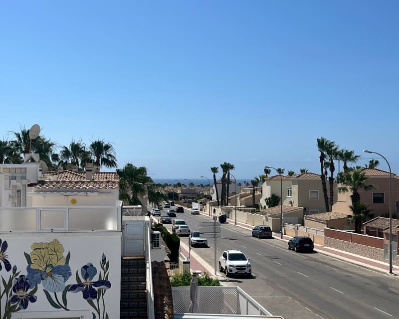 3 soveværelse Villa til salg i Playa Flamenca med swimmingpool garage - € 259.995 (Ref: 9926406)