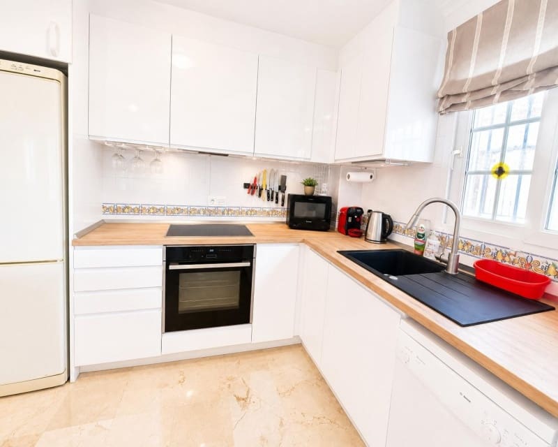 2 Zimmer Apartment zu verkaufen in Villamartin mit Pool - 239.995 € (Ref: 9926408)