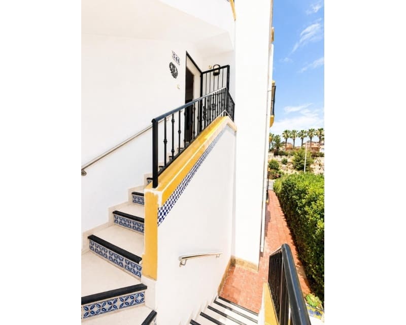 2 Zimmer Apartment zu verkaufen in Villamartin mit Pool - 239.995 € (Ref: 9926408)