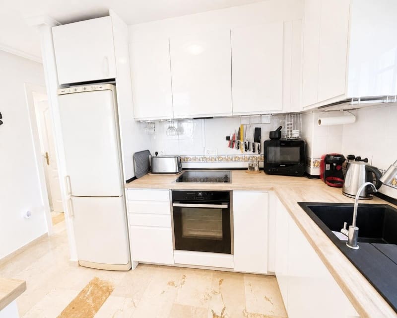 2 Zimmer Apartment zu verkaufen in Villamartin mit Pool - 239.995 € (Ref: 9926408)