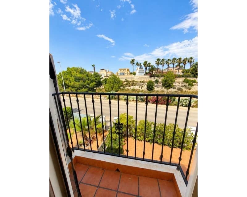 2 Zimmer Apartment zu verkaufen in Villamartin mit Pool - 239.995 € (Ref: 9926408)