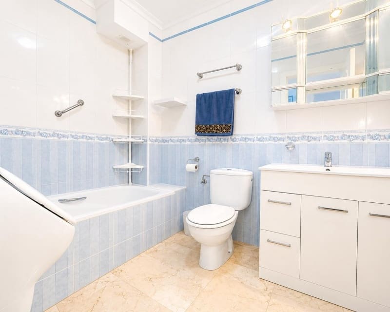 2 Zimmer Apartment zu verkaufen in Villamartin mit Pool - 239.995 € (Ref: 9926408)