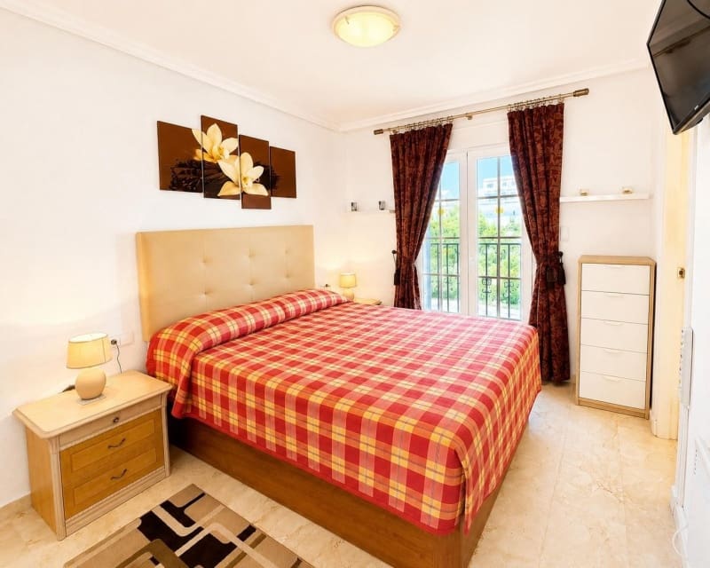 2 Zimmer Apartment zu verkaufen in Villamartin mit Pool - 239.995 € (Ref: 9926408)