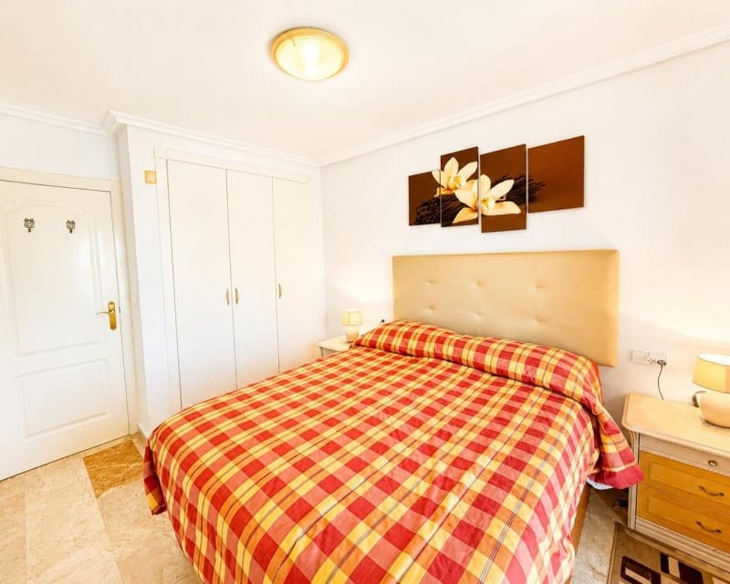 2 Zimmer Apartment zu verkaufen in Villamartin mit Pool - 239.995 € (Ref: 9926408)
