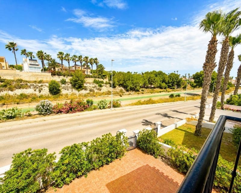 2 Zimmer Apartment zu verkaufen in Villamartin mit Pool - 239.995 € (Ref: 9926408)