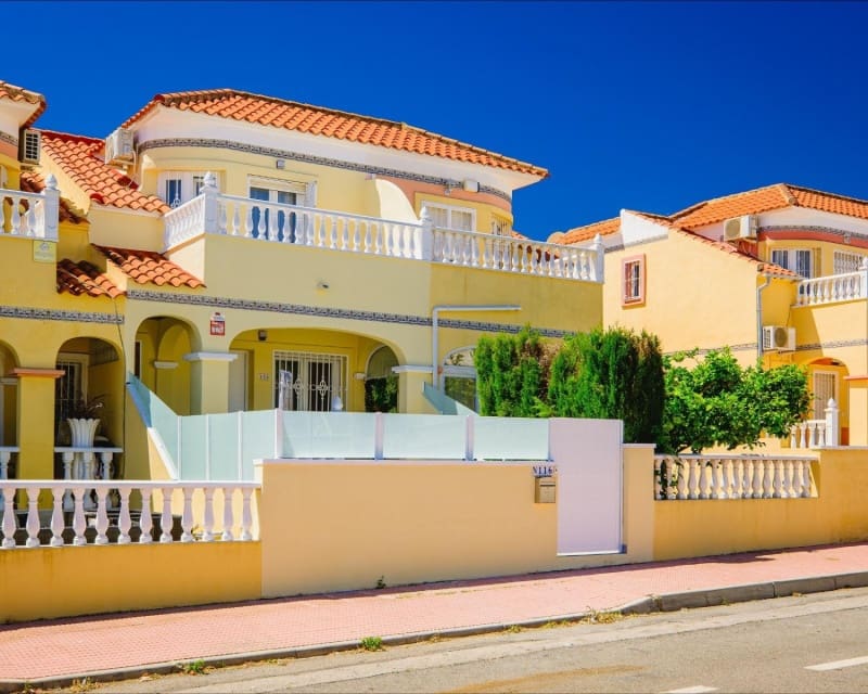 3 soveværelse Byhus til salg i Villamartin med swimmingpool - € 239.900 (Ref: 9926410)