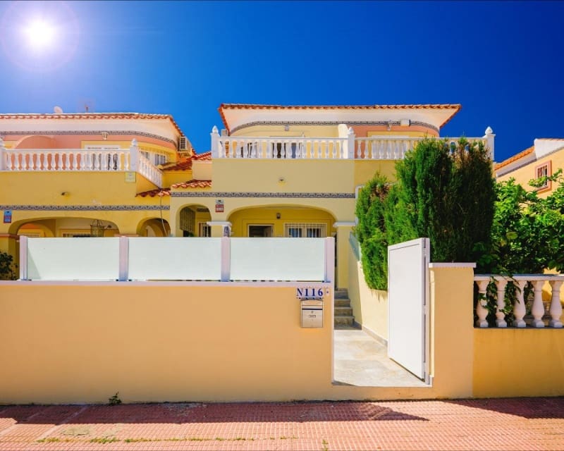 3 soveværelse Byhus til salg i Villamartin med swimmingpool - € 239.900 (Ref: 9926410)