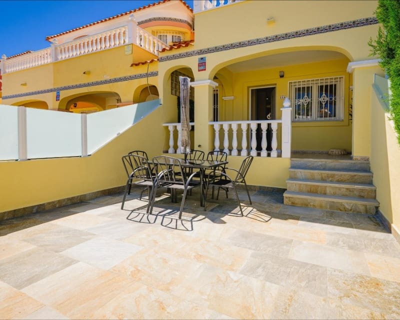 3 soveværelse Byhus til salg i Villamartin med swimmingpool - € 239.900 (Ref: 9926410)