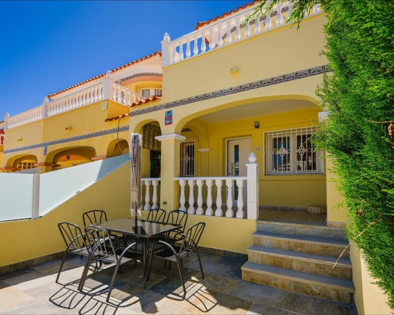 3 soveværelse Byhus til salg i Villamartin med swimmingpool - € 239.900 (Ref: 9926410)