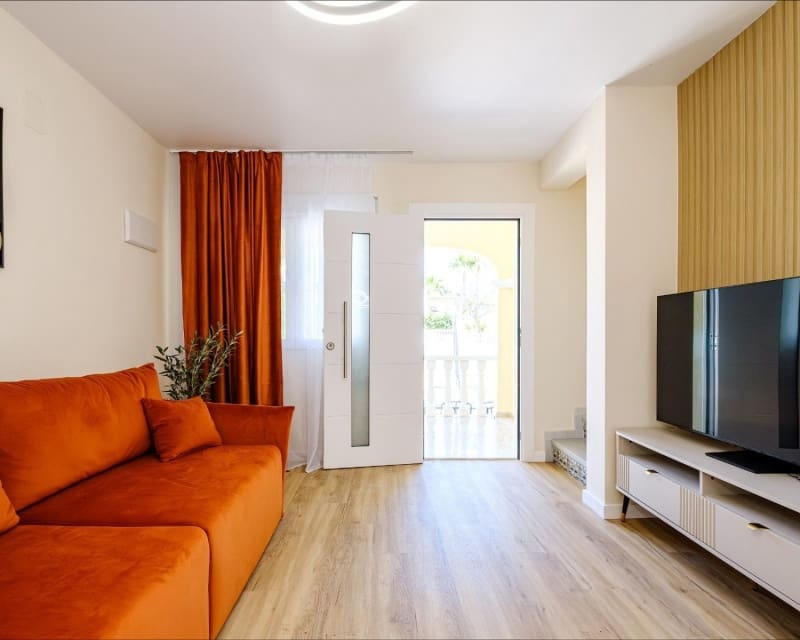 3 soveværelse Byhus til salg i Villamartin med swimmingpool - € 239.900 (Ref: 9926410)