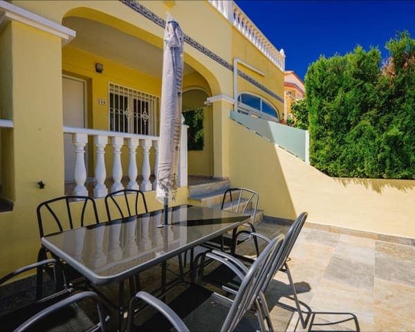 3 soveværelse Byhus til salg i Villamartin, Orihuela med swimmingpool - € 239.900 (Ref: 9926410)