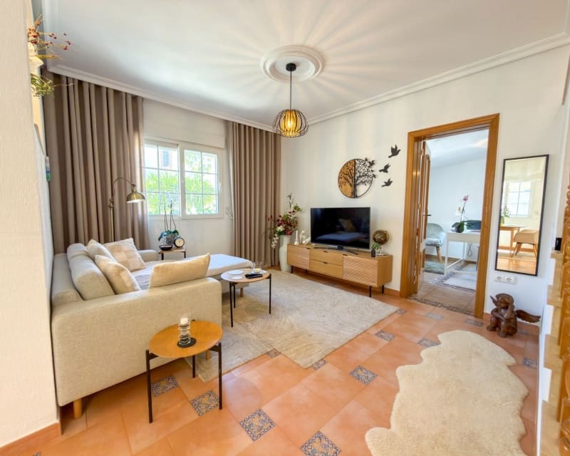 4 soverom Villa til salgs i Villamartin med svømmebasseng garasje - € 335 000 (Ref: 9926411)