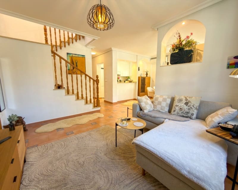 4 soverom Villa til salgs i Villamartin med svømmebasseng garasje - € 335 000 (Ref: 9926411)