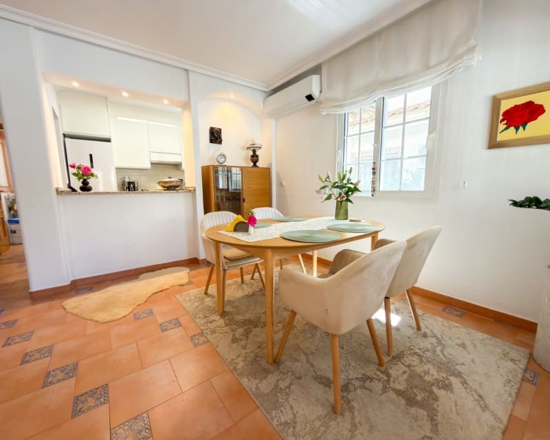 4 soverom Villa til salgs i Villamartin med svømmebasseng garasje - € 335 000 (Ref: 9926411)