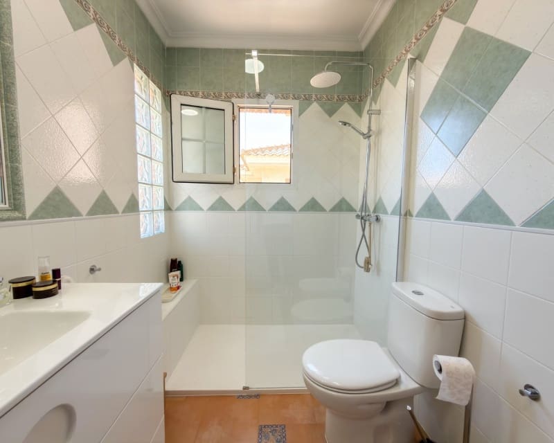 4 soverom Villa til salgs i Villamartin med svømmebasseng garasje - € 335 000 (Ref: 9926411)