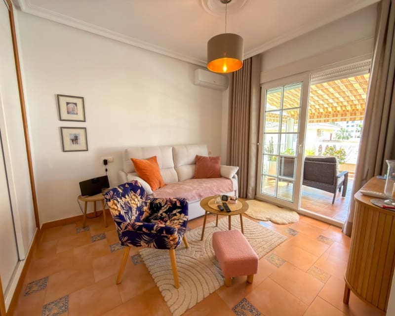 4 soverom Villa til salgs i Villamartin med svømmebasseng garasje - € 335 000 (Ref: 9926411)