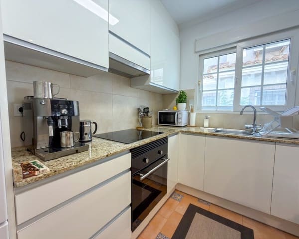 4 soverom Villa til salgs i Villamartin, Orihuela med svømmebasseng garasje - € 335 000 (Ref: 9926411)