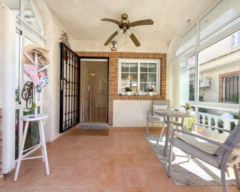 4 soverom Villa til salgs i Villamartin med svømmebasseng garasje - € 335 000 (Ref: 9926411)