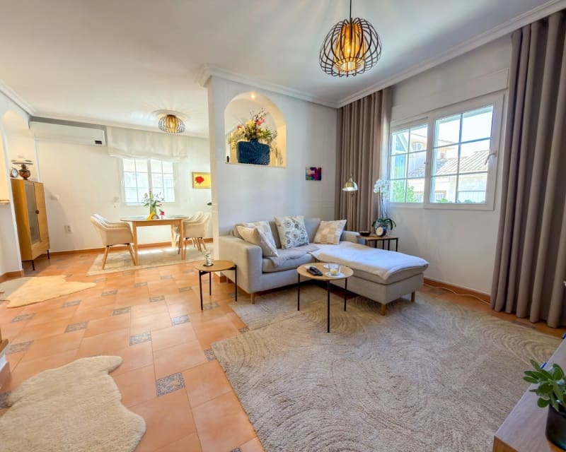 4 soverom Villa til salgs i Villamartin med svømmebasseng garasje - € 335 000 (Ref: 9926411)