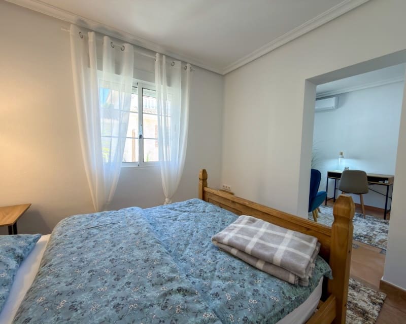 4 soverom Villa til salgs i Villamartin med svømmebasseng garasje - € 335 000 (Ref: 9926411)
