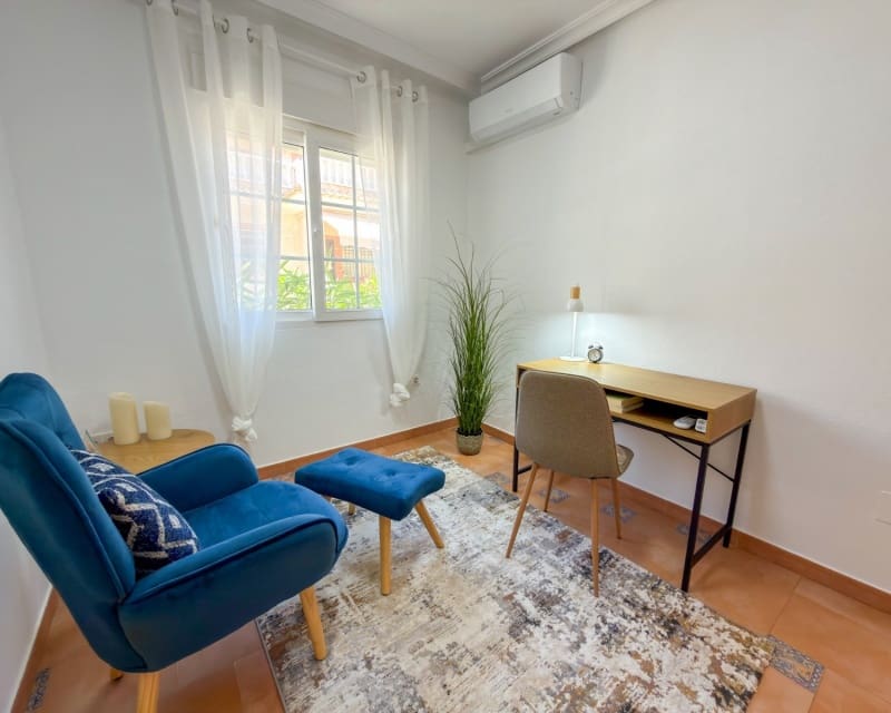 4 soverom Villa til salgs i Villamartin med svømmebasseng garasje - € 335 000 (Ref: 9926411)