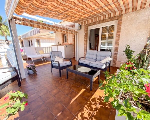 4 soverom Villa til salgs i Villamartin, Orihuela med svømmebasseng garasje - € 335 000 (Ref: 9926411)