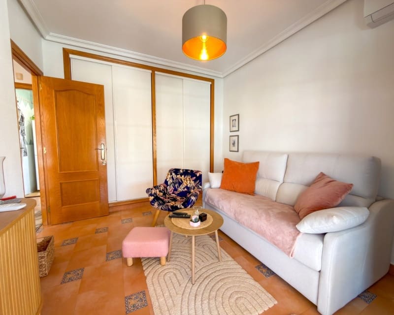 4 soverom Villa til salgs i Villamartin med svømmebasseng garasje - € 335 000 (Ref: 9926411)