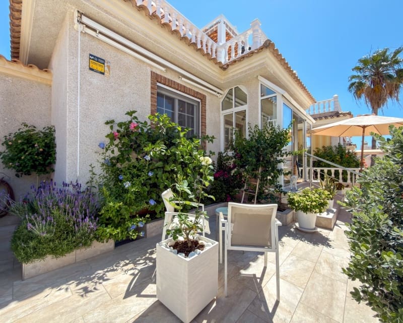 4 soverom Villa til salgs i Villamartin med svømmebasseng garasje - € 335 000 (Ref: 9926411)