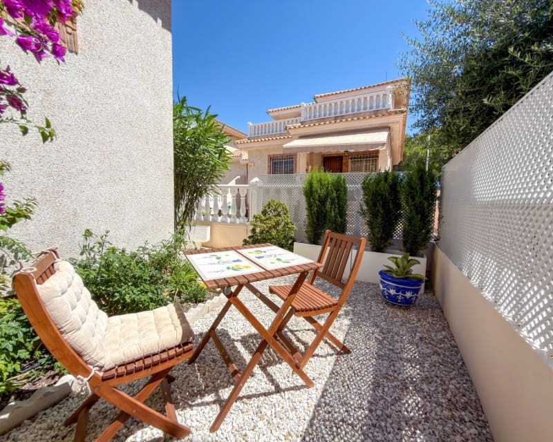 4 soverom Villa til salgs i Villamartin med svømmebasseng garasje - € 335 000 (Ref: 9926411)