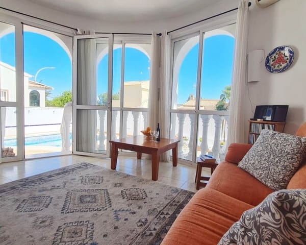 Chalet de 2 habitaciones en La Florida, Orihuela en venta con piscina garaje - 399.900 € (Ref: 9926414)