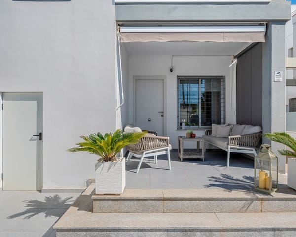 3 soveværelse Byhus til salg i Playa Flamenca, Orihuela med swimmingpool garage - € 329.000 (Ref: 9926418)