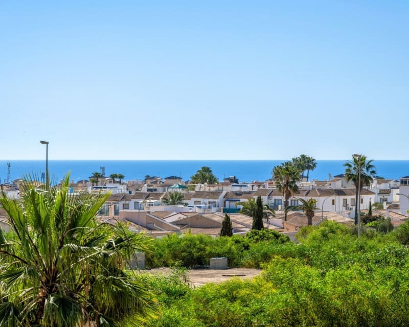 3 soveværelse Byhus til salg i Playa Flamenca med swimmingpool garage - € 329.000 (Ref: 9926418)