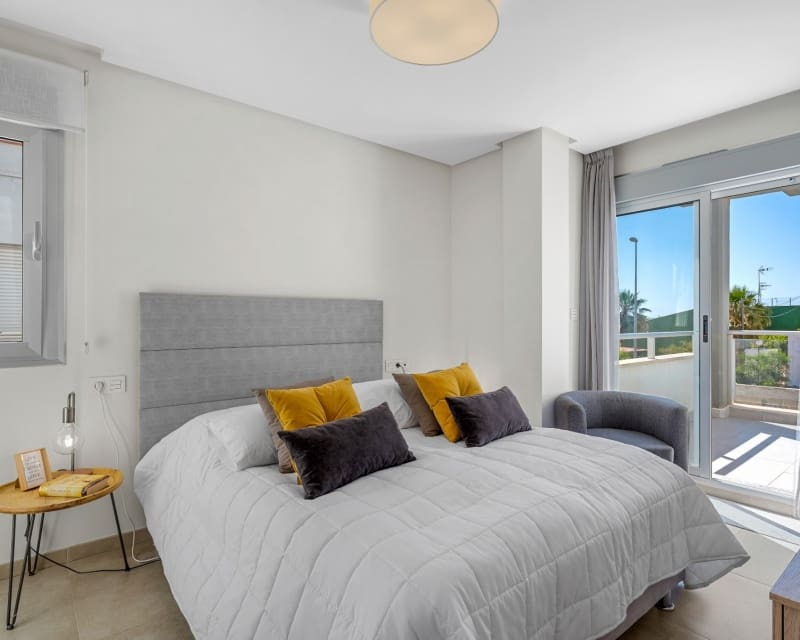 3 soveværelse Byhus til salg i Playa Flamenca med swimmingpool garage - € 329.000 (Ref: 9926418)