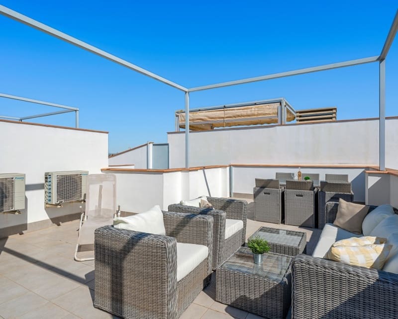 3 soveværelse Byhus til salg i Playa Flamenca med swimmingpool garage - € 329.000 (Ref: 9926418)