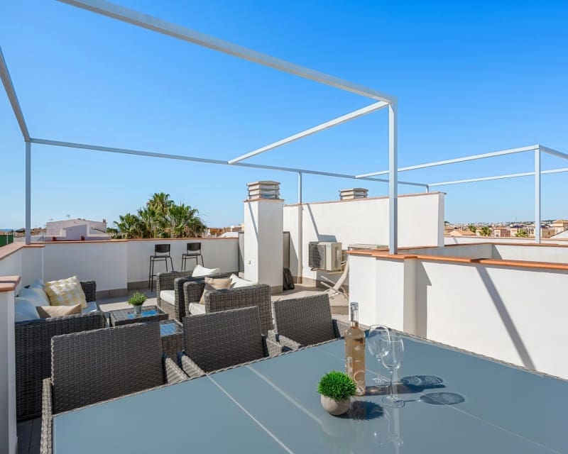 3 soveværelse Byhus til salg i Playa Flamenca med swimmingpool garage - € 329.000 (Ref: 9926418)