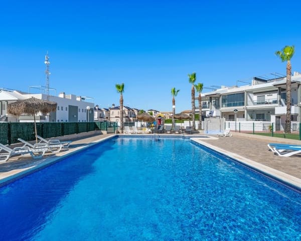 3 soveværelse Byhus til salg i Playa Flamenca, Orihuela med swimmingpool garage - € 329.000 (Ref: 9926418)