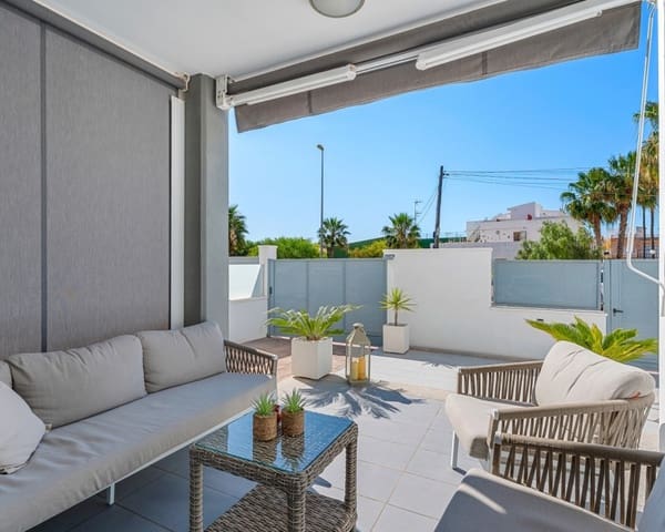 3 soveværelse Byhus til salg i Playa Flamenca, Orihuela med swimmingpool garage - € 329.000 (Ref: 9926418)