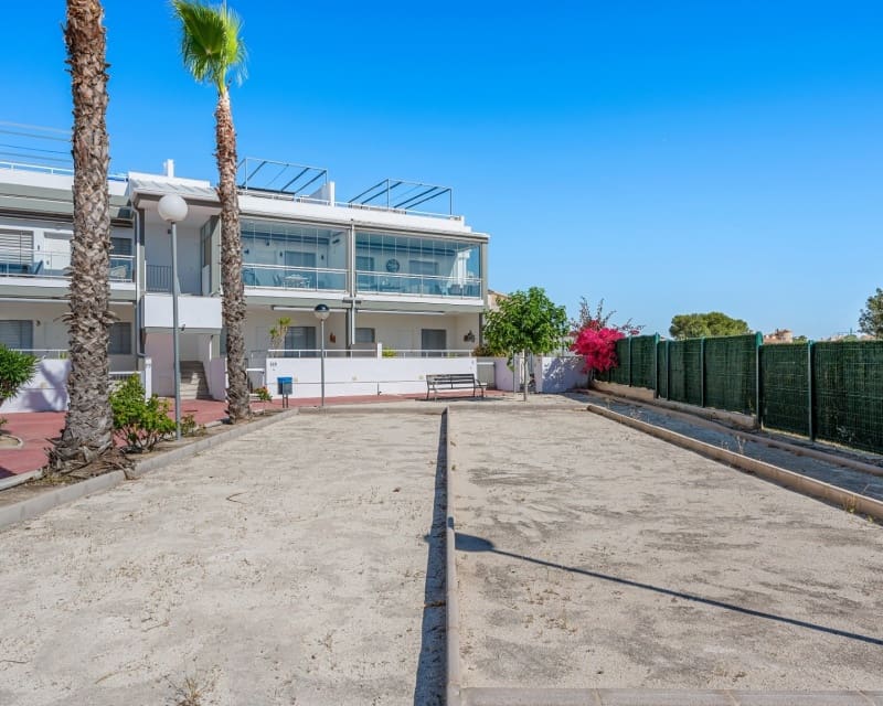 3 soveværelse Byhus til salg i Playa Flamenca med swimmingpool garage - € 329.000 (Ref: 9926418)