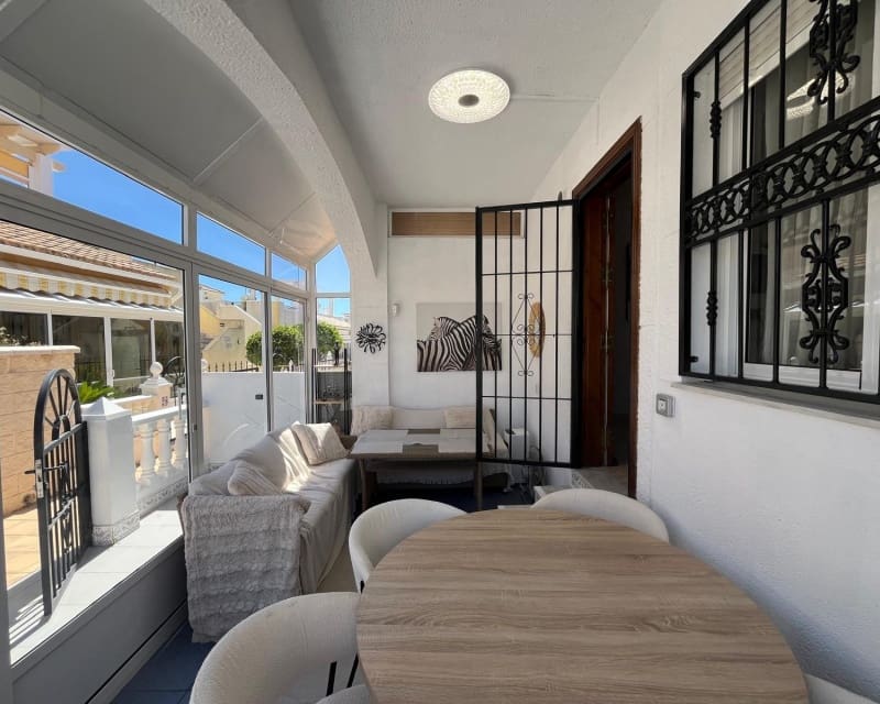 2 Zimmer Bungalow zu verkaufen in Orihuela Costa mit Pool Garage - 209.999 € (Ref: 9926421)