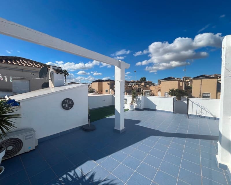 2 Zimmer Bungalow zu verkaufen in Orihuela Costa mit Pool Garage - 209.999 € (Ref: 9926421)